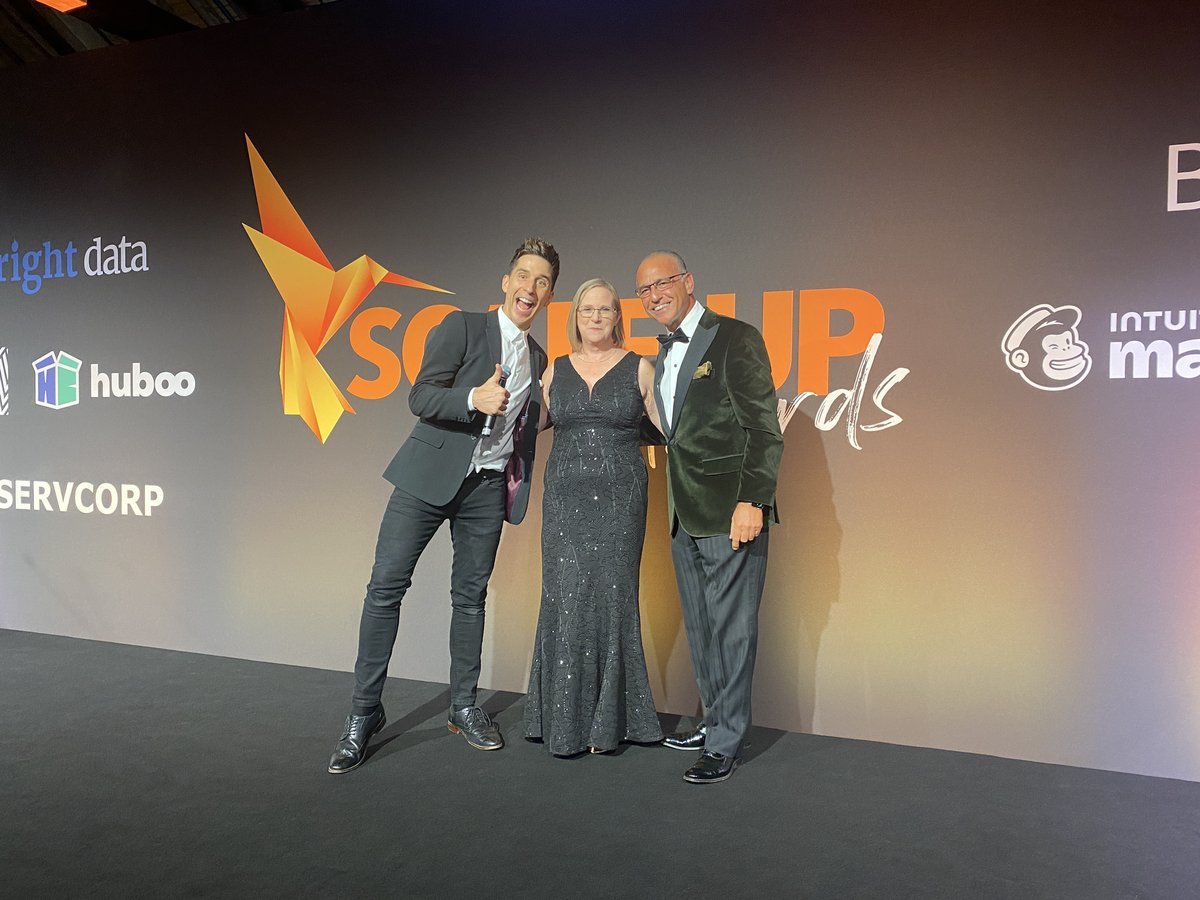 Theo awards the #SBS Small Business Award at Scale-Up Awards 2022 | www ...